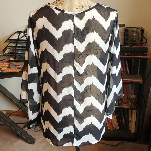 Sage brand chevron print sheer blouse size Medium - Picture 4 of 11